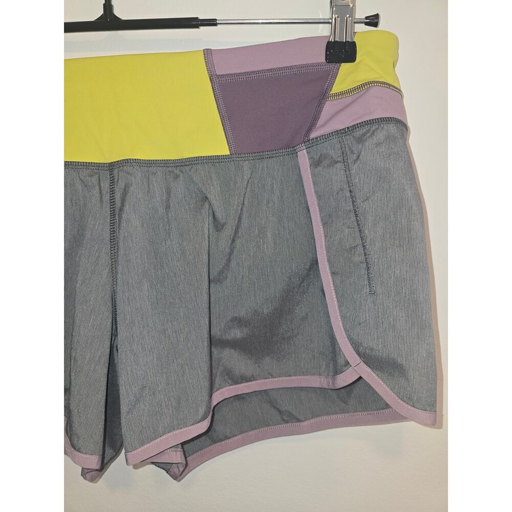 Lululemon Grey Shorts Size 10 Preloved- Great Condition - Picture 2 of 7